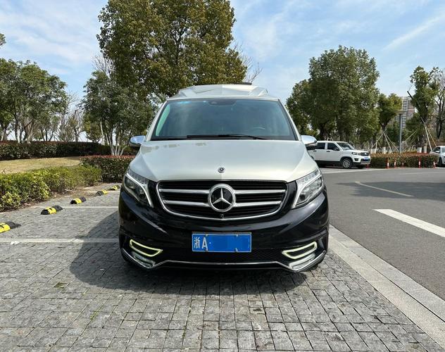 高顶奔驰v260新款(高顶奔驰v260长宽高是多少)