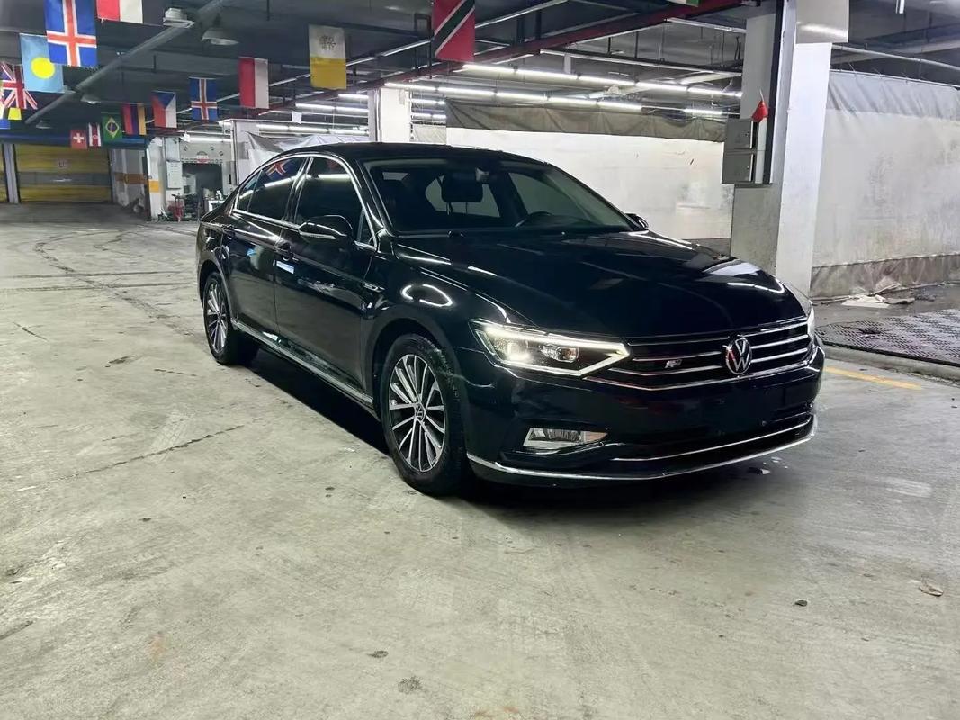 迈腾330豪华型2020款,迈腾330豪华型官方指导价