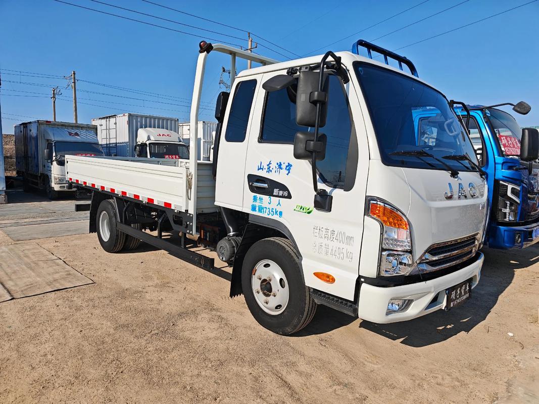 平板车运输车(平板车运输车一般多少钱一公里)